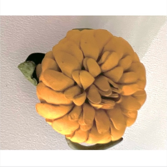 handmade in Canada Jewelry - 🇨🇦🎁 Vintage 1980s HandMade Leather Marigold Flower  Brooch | Canadian Artisan